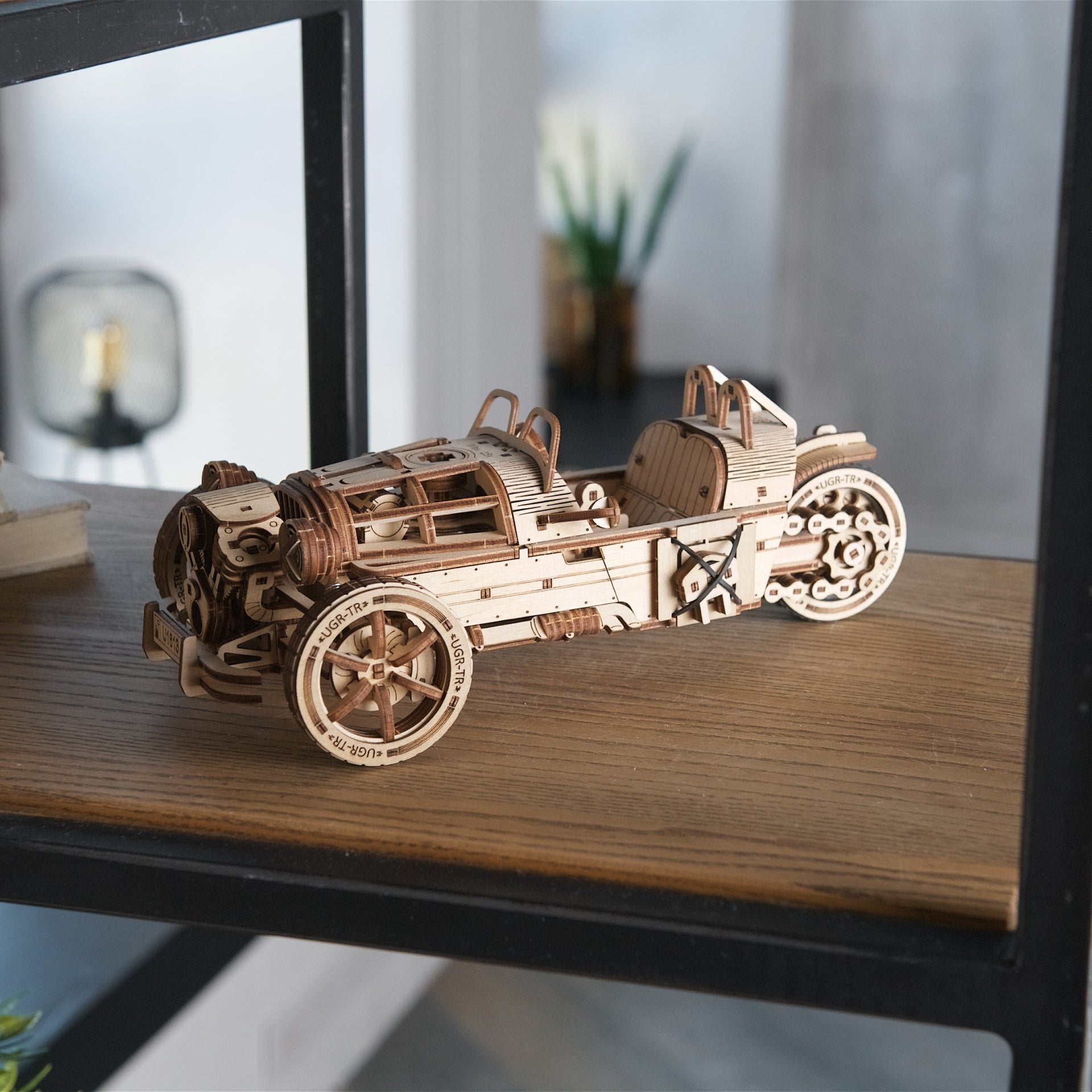 ugears-three-wheeler-ugr-s-kit-di-modellismo-in-legno-3d-moto-a-tre-ruote image 8