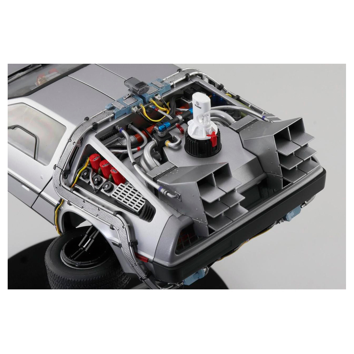 ak-interactive-1-24-time-machine-from-back-to-the-future-part-ii-kit-auto-delore image 6