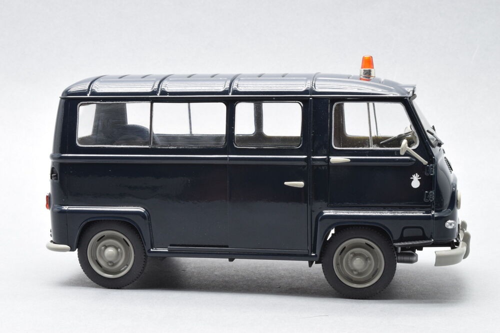 ak-interactive-renault-estafette-gendarmerie-new-mould-scala-1-24 image 4