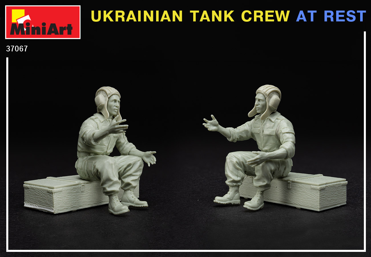 ak-interactive-1-35-ukrainian-tank-crew-at-rest-set-figure-in-scala-1-35 image 3
