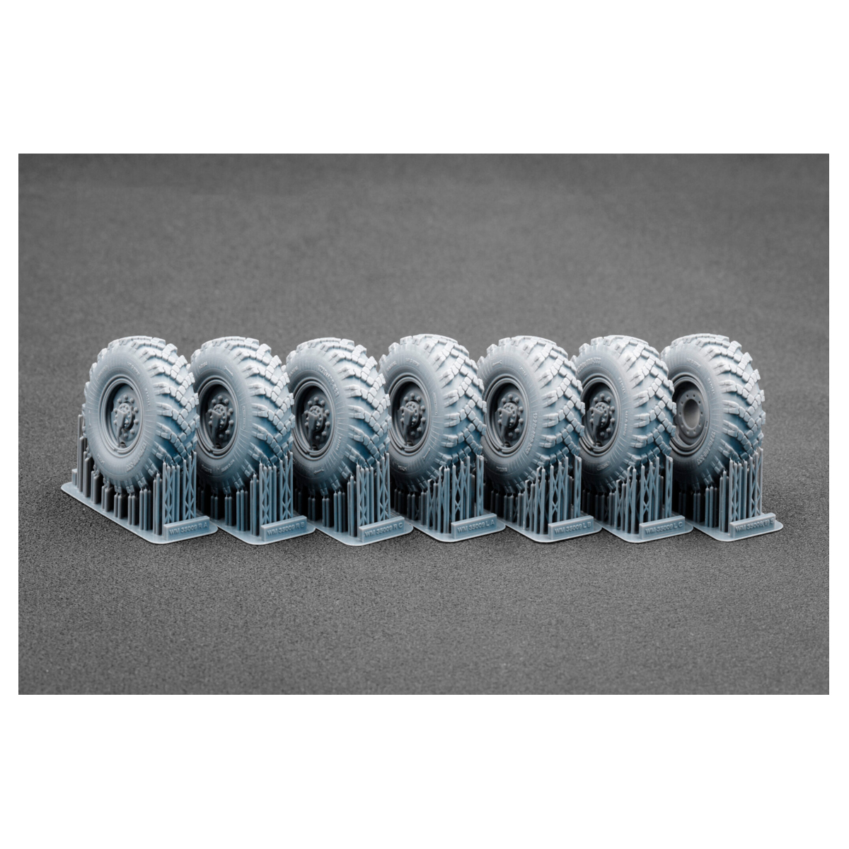 ak-interactive-kamaz-4310-ordinary-wheel-set-per-trumpeter-1-35-set-ruote-in-res image 2
