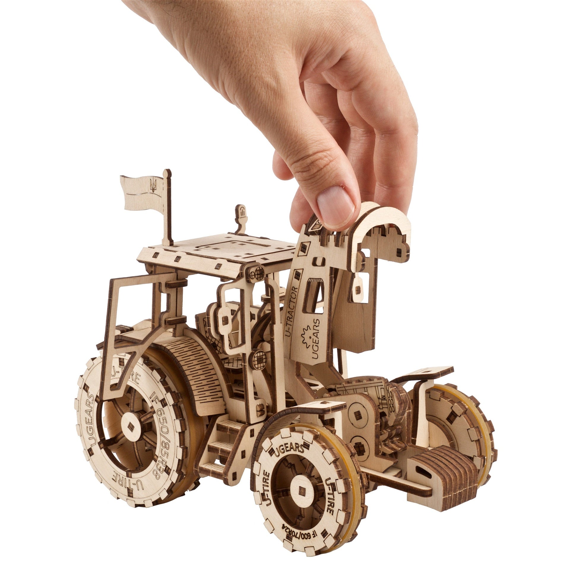 ugears-the-tractor-wins-kit-di-modellismo-in-legno-3d-trattore image 4