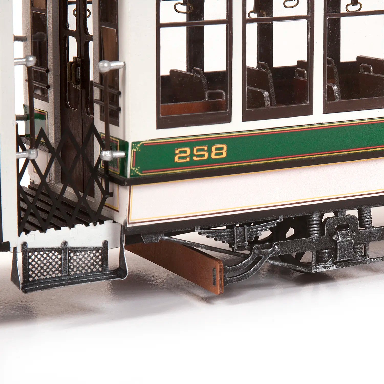 occre-buenos-aires-kit-tram-lacroze-258-diorama image 6