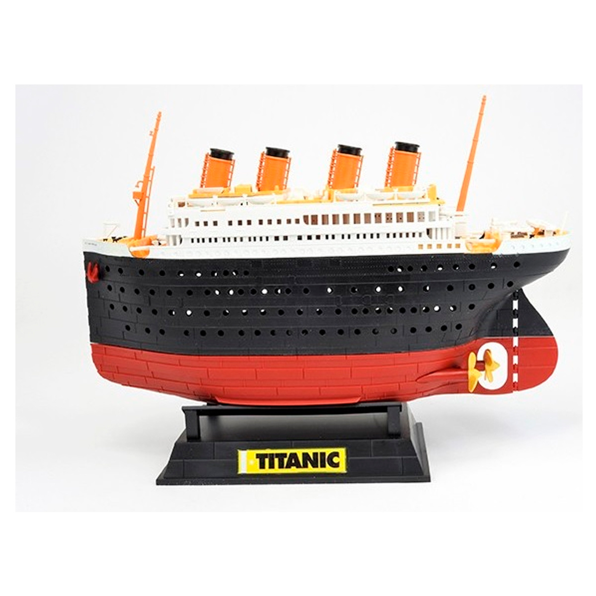 ak-interactive-titanic-seal-iceberg-diorama-1-egg image 2
