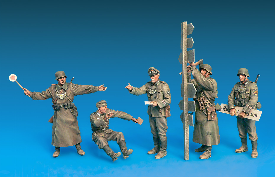 ak-interactive-1-35-german-feldgendarmerie-special-edition-figure image 7