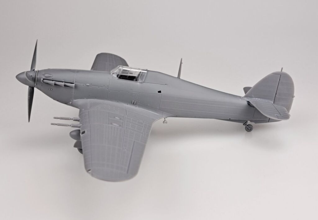 ak-interactive-hurricane-mk-iic-1-48-kit-caccia-britannico-in-scala image 8