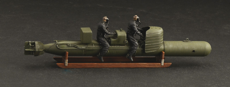 ak-interactive-1-35-s-l-c-maiale-con-equipaggio-kit-modellismo image 4