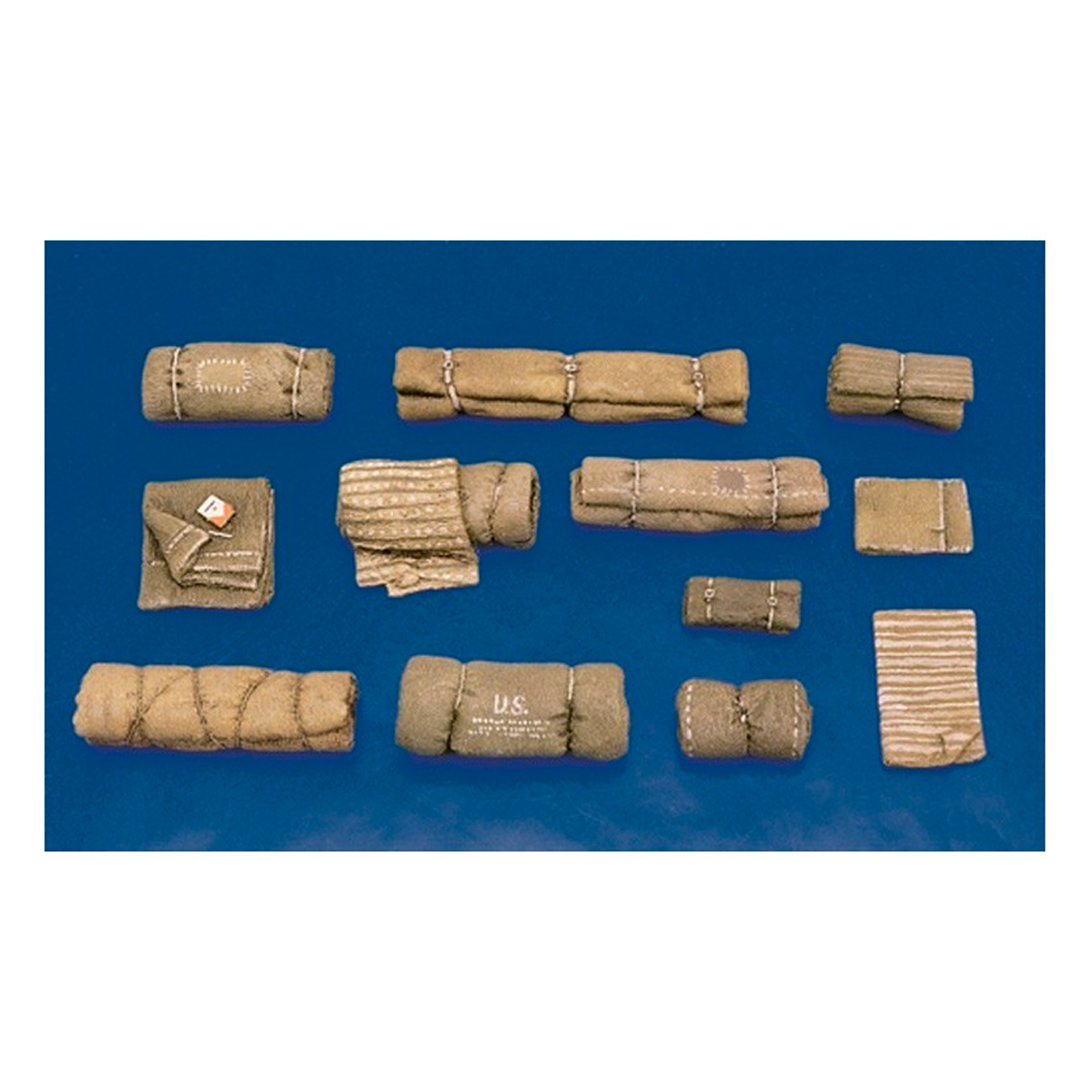 ak-interactive-tentpaks-and-bedrolls-n-2-1-35-set-di-accessori-per-modellismo image 1