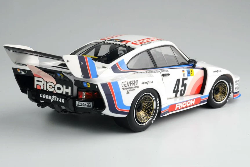 ak-interactive-porsche-935-k2-1978-le-mans-24-hours-in-scala-1-24 image 7