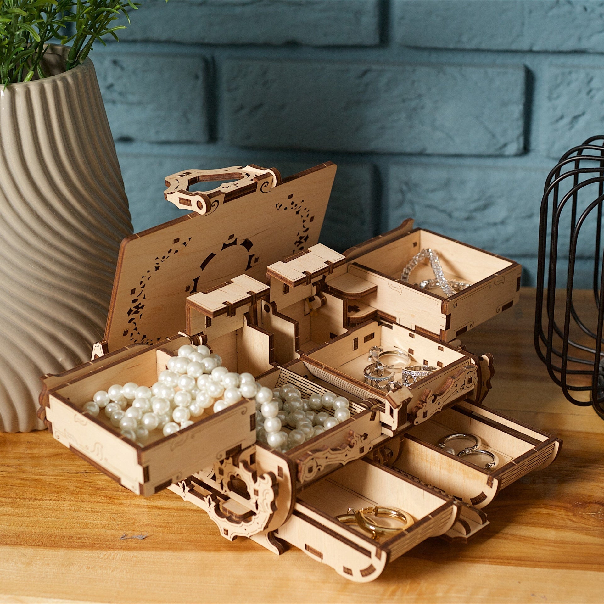 ugears-antique-box-portagioie-meccanico-in-legno-con-cassetti-e-meccanismi-a-vis image 8