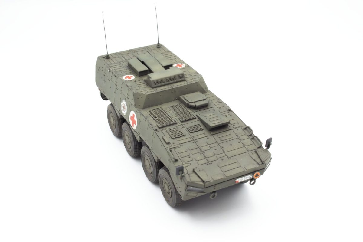 ak-interactive-1-72-bedford-mwd-general-service-closed-cab-late-production-kit-m image 8