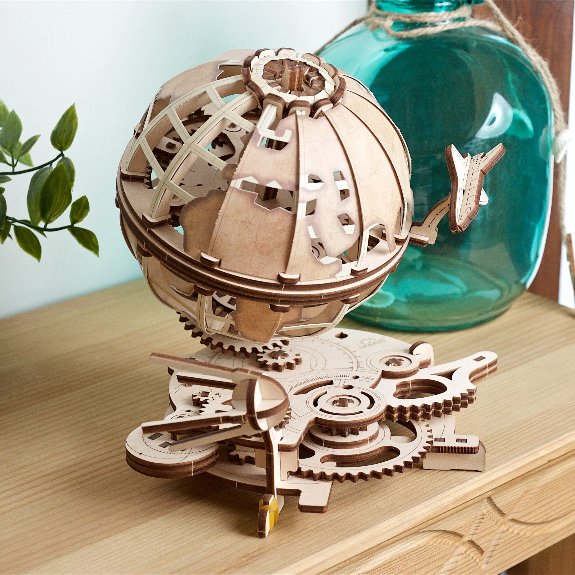 ugears-globus-mappamondo-meccanico-in-legno-da-costruire image 8