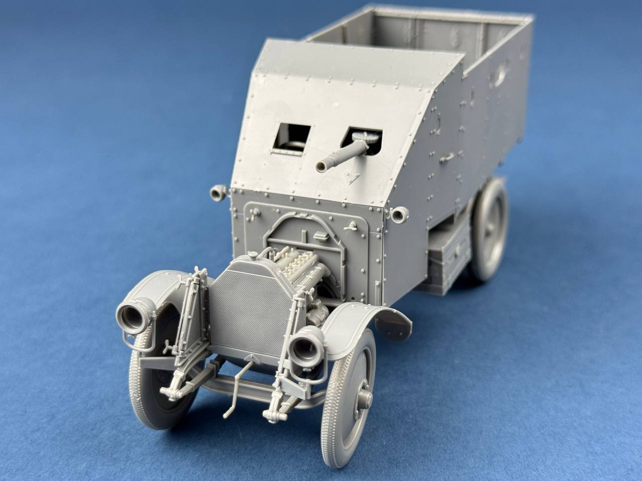 ak-interactive-1-35-british-armoured-tender-in-raf-middle-east-service image 3