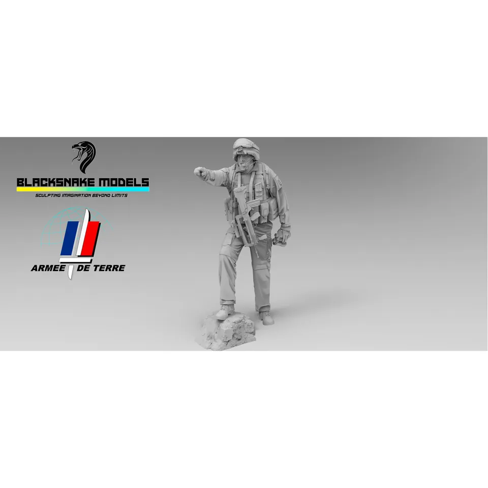 ak-interactive-french-soldier-on-patrol-in-afghanistan-04-1-35 image 1