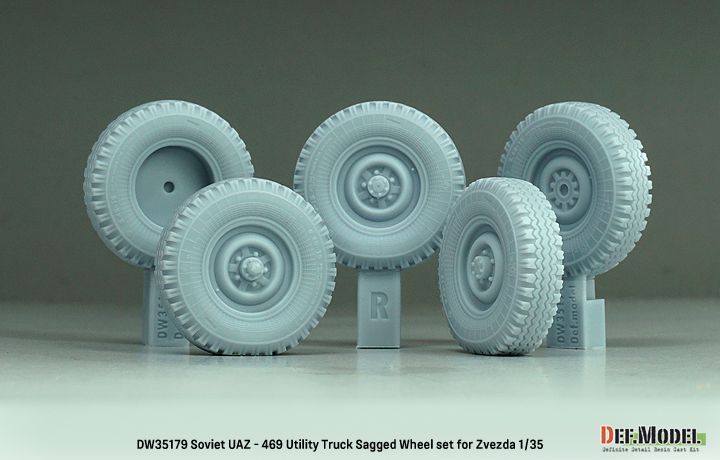 ak-interactive-soviet-uaz-469-sagged-wheel-set-per-kit-zvezda-1-35-2 image 2