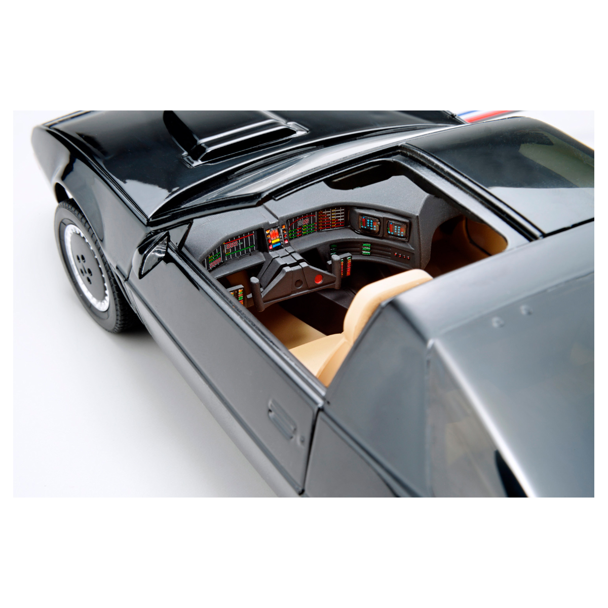 ak-interactive-1-24-knight-rider-2000-k-i-t-t-season-one-kr-06 image 5