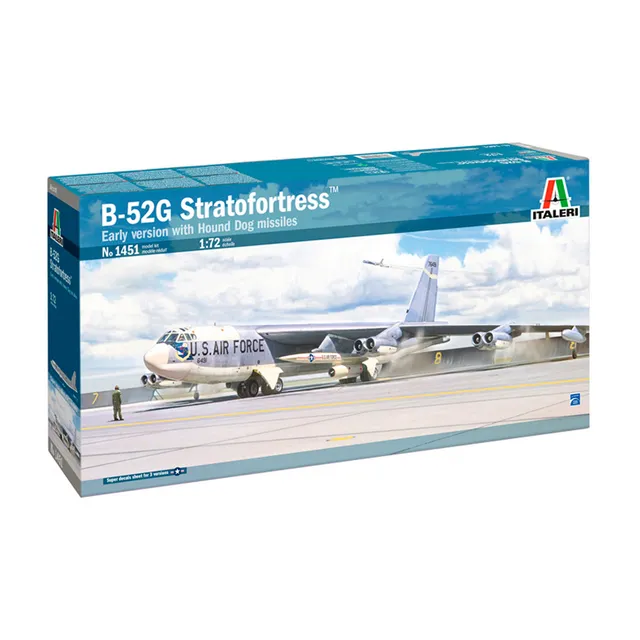 ak-interactive-1-72-b-52g-stratofortress-early-version-with-hound-dog-missiles image 1