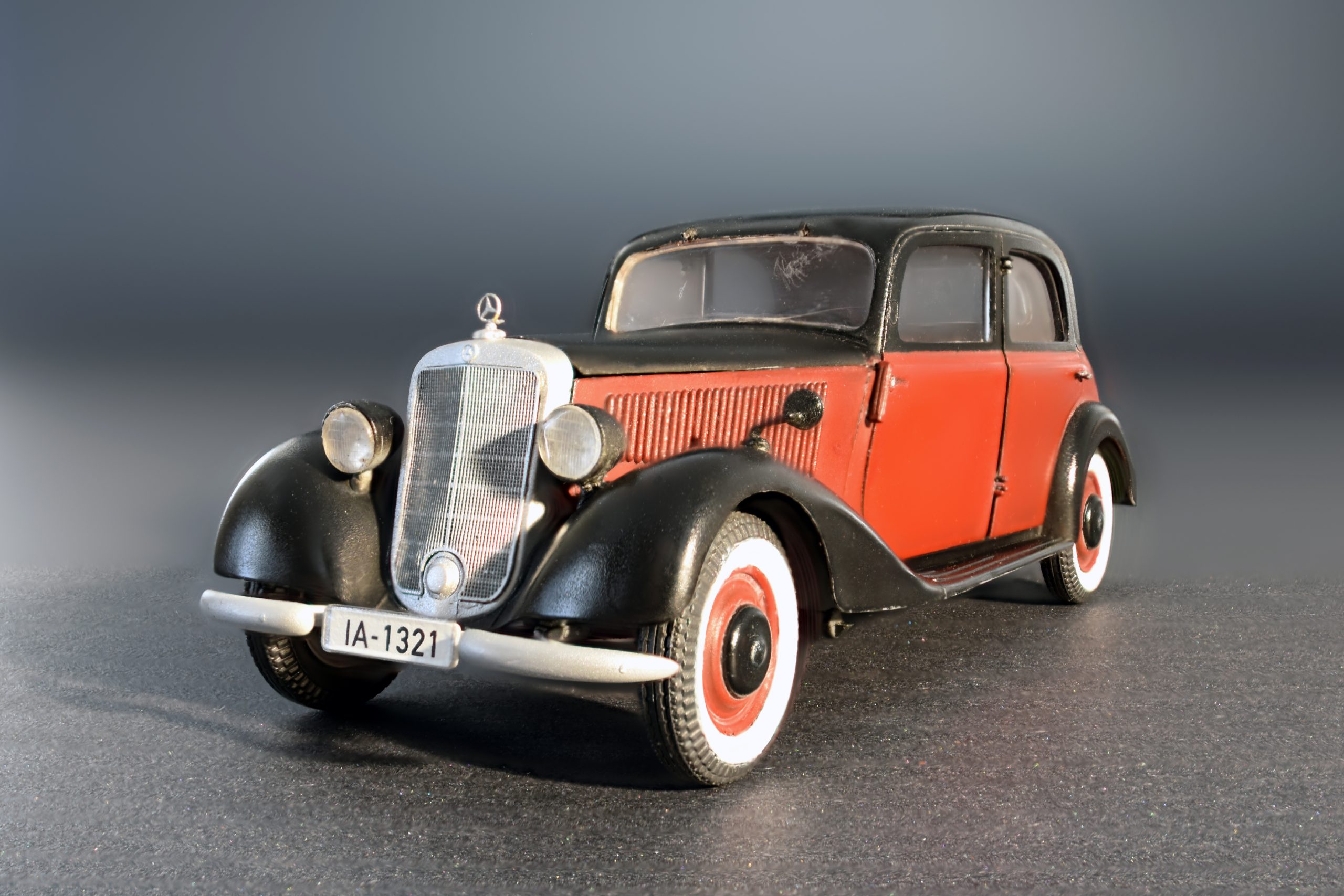 ak-interactive-1-35-auto-passeggeri-tedesca-typ-170v-saloon-4-porte image 2