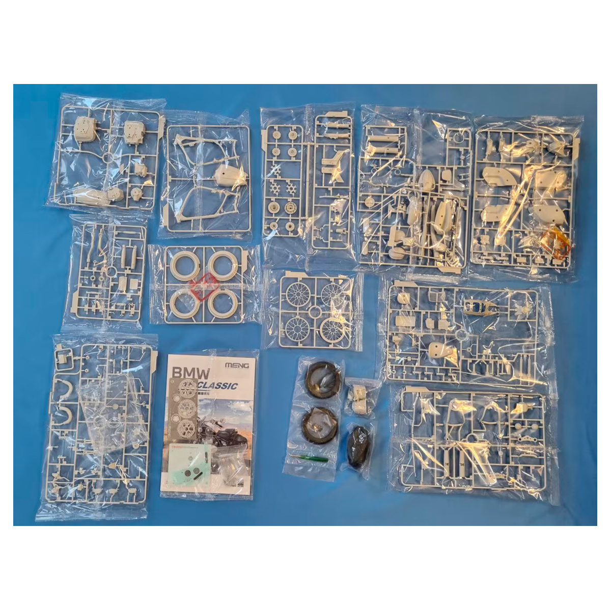 ak-interactive-1-9-bmw-r-18-classic-kit-moto-da-assemblaggio image 2