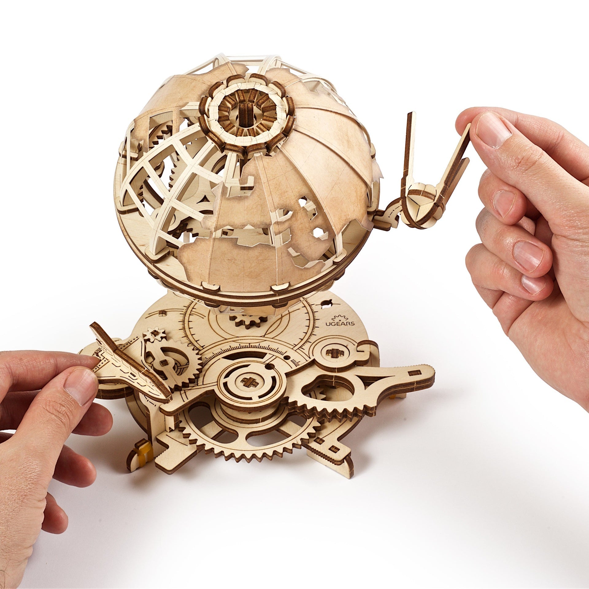 ugears-globus-mappamondo-meccanico-in-legno-da-costruire image 4
