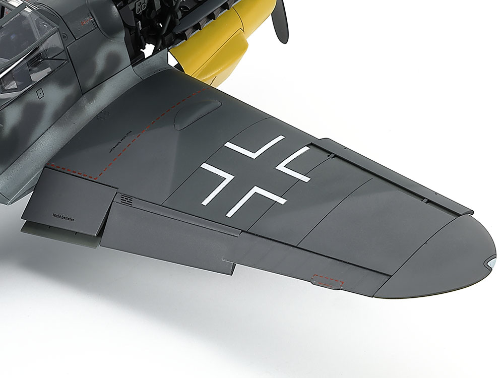 ak-interactive-kit-modellismo-1-48-messerschmitt-bf109-g-6-late-production image 8