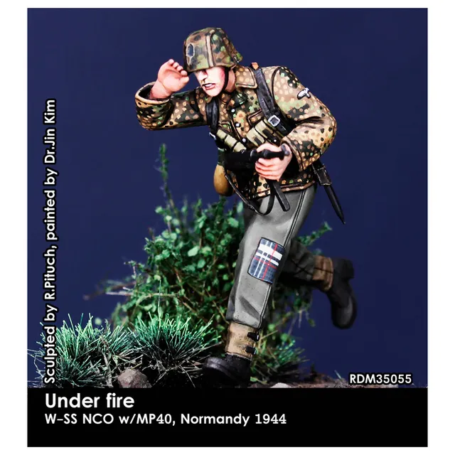 ak-interactive-w-ss-nco-con-mp40-normandia-1944-1-35-figura-in-resina image 1