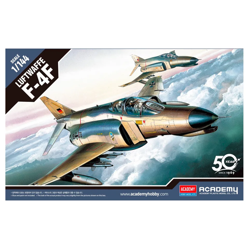 ak-interactive-1-144-f-4f-kit-aereo-da-caccia image 1