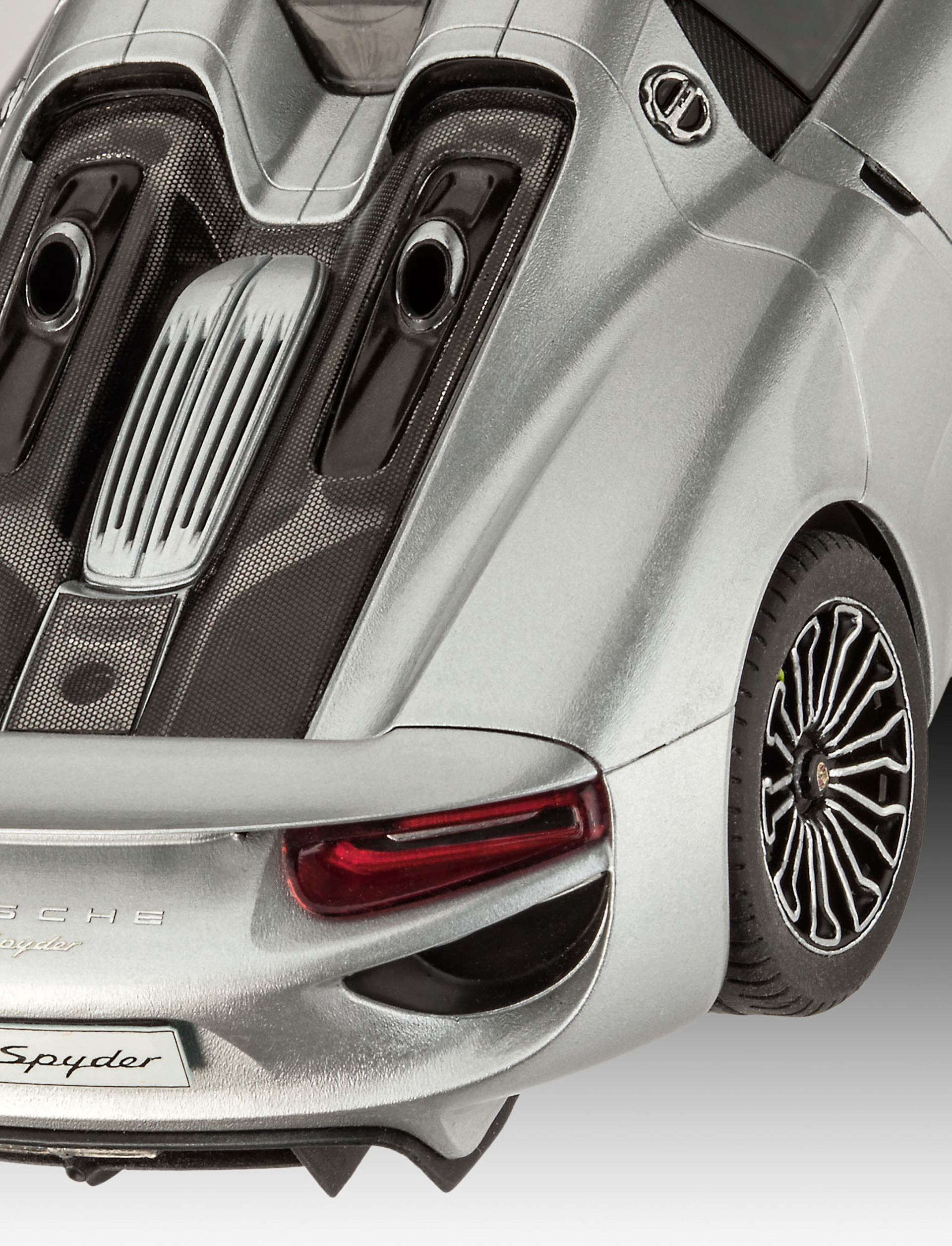 ak-interactive-porsche-918-spyder-scala-1-24 image 5