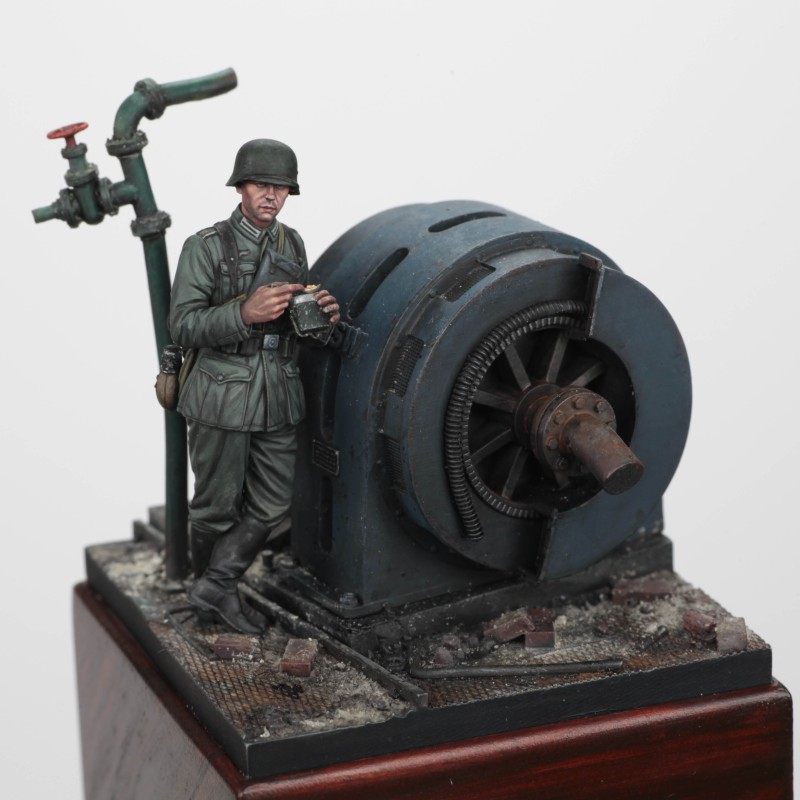 ak-interactive-soldato-di-fanteria-tedesco-che-mangia-wwii-1-35 image 4