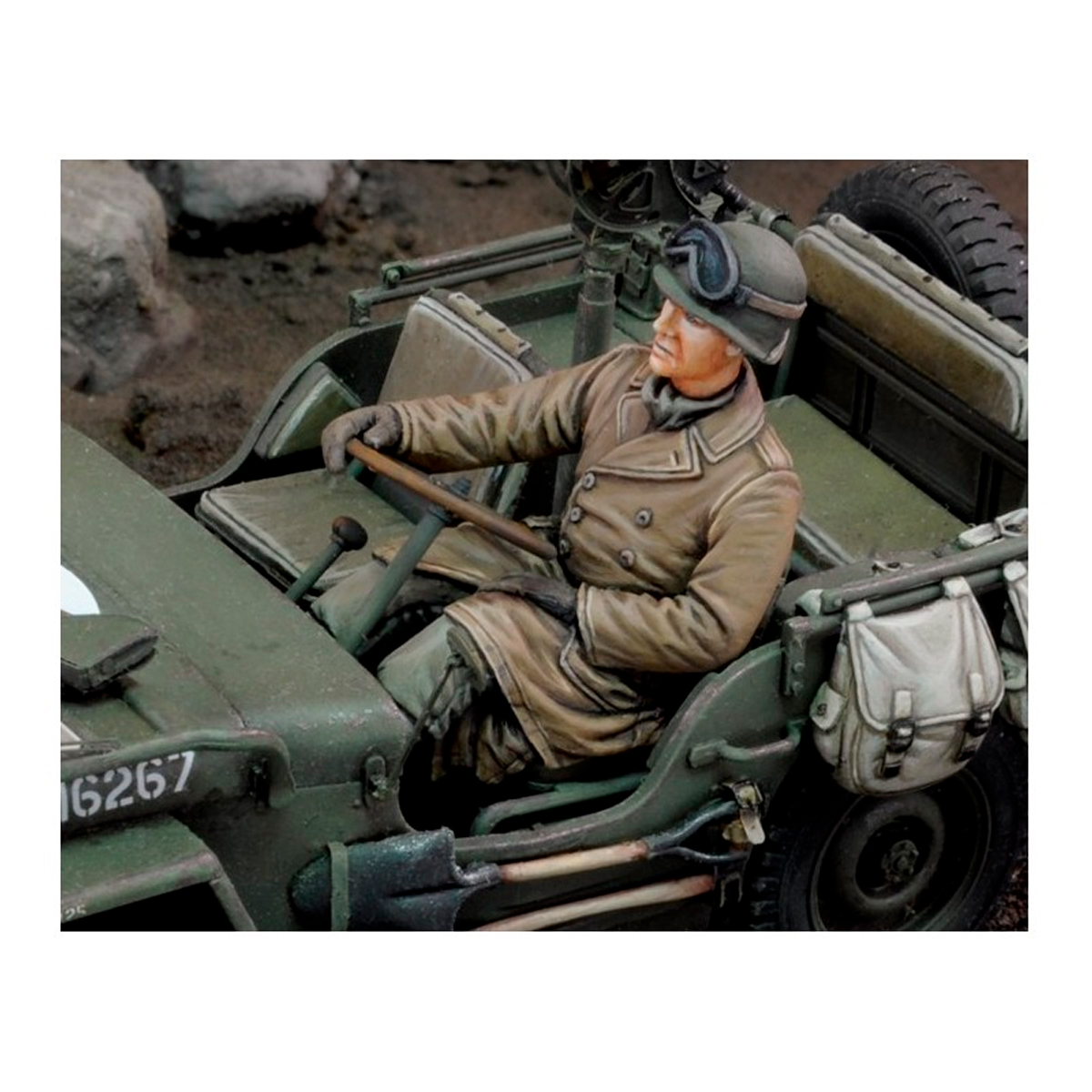 ak-interactive-u-s-jeep-driver-wwii-1-35-figura-da-costruire image 1