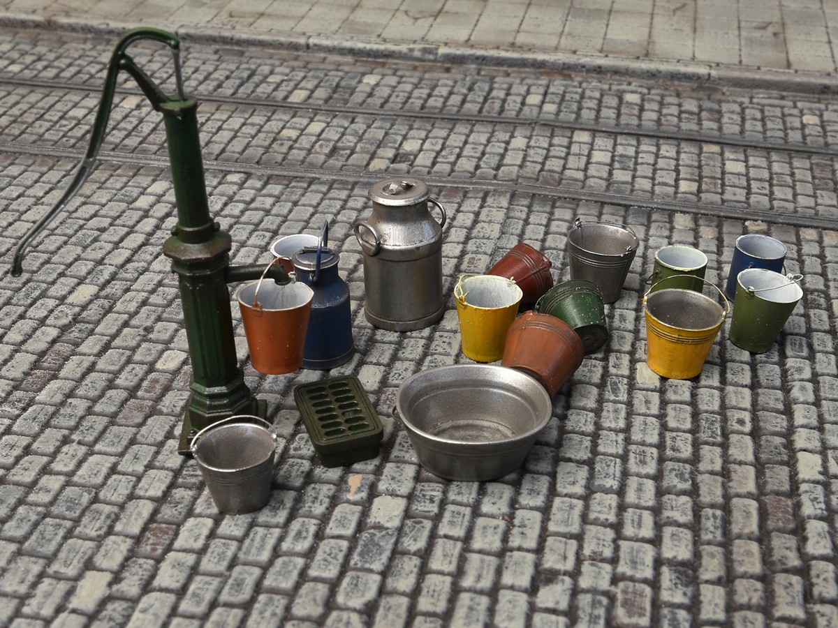 ak-interactive-1-35-water-pump-set-accessori-diorama-modellismo image 2
