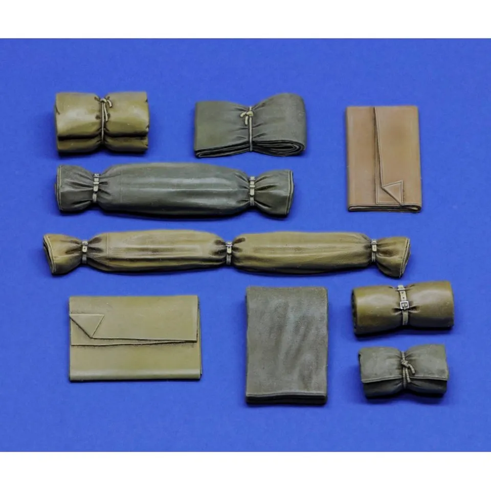 ak-interactive-tentpacks-and-bedrolls-part-2-1-16-scale-set-di-accessori image 1