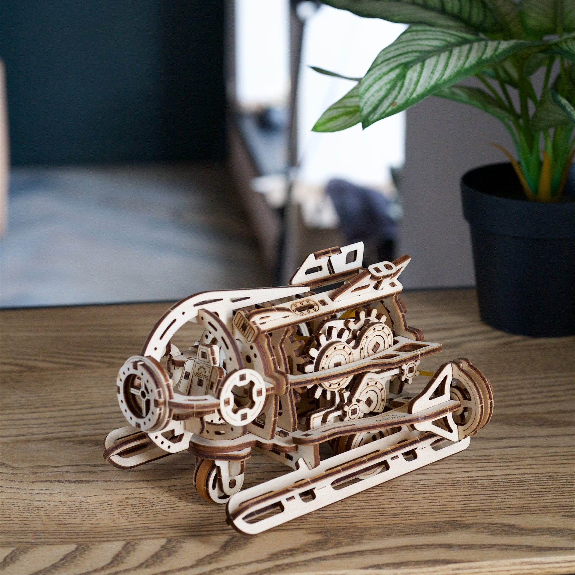 ugears-steampunk-submarine-sottomarino-in-legno-1-48-con-motore-a-elastico image 8