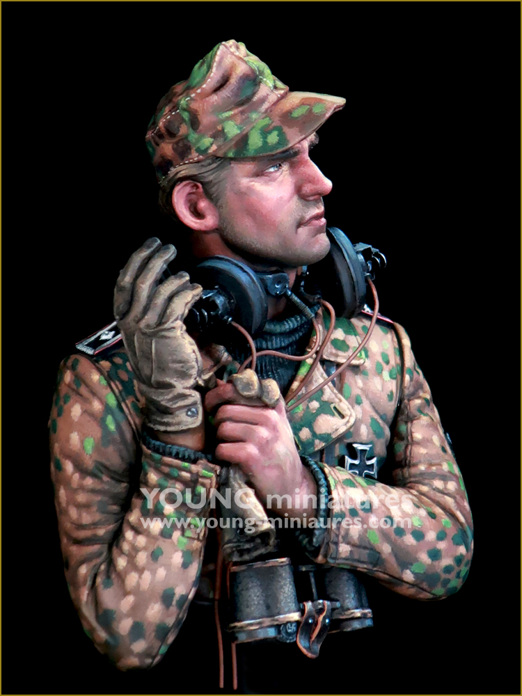 ak-interactive-ss-panzer-officer-wwii-figura-1-10 image 7