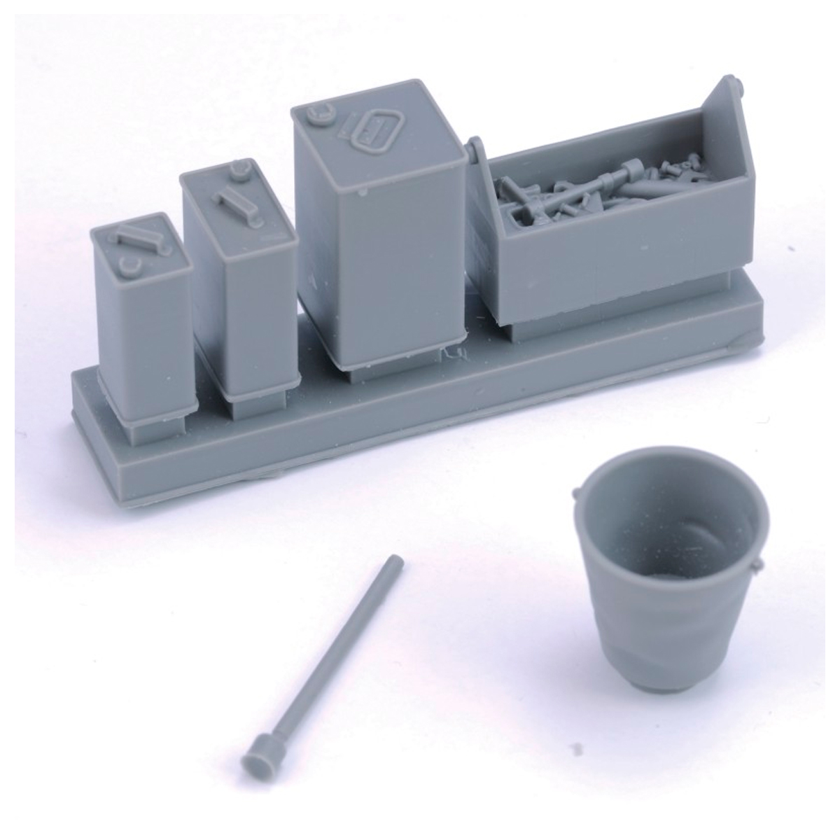 ak-interactive-toolbox-oil-cans-and-bucket-1-16-accessori-in-resina-per-diorami image 2