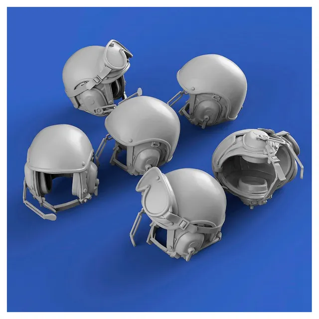 ak-interactive-u-s-cvc-helmets-set-caschi-in-scala-1-35 image 1