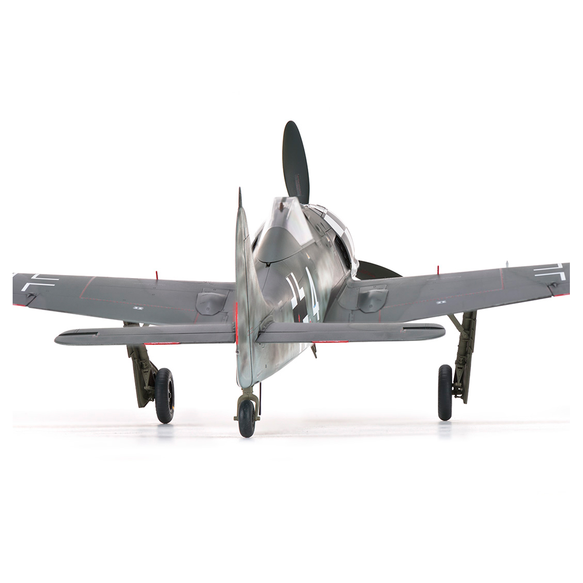 ak-interactive-1-32-focke-wulf-fw-190-a-4-kit-aereo-modellismo image 8