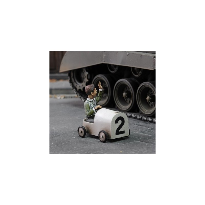 ak-interactive-children-playing-1-35-set-di-figure-bambini-in-scala-1-35 image 3