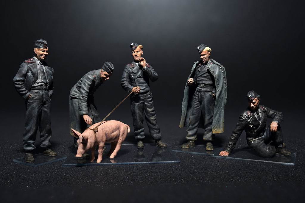 ak-interactive-1-35-german-tank-crew-at-rest-set-di-figure-per-equipaggi image 2