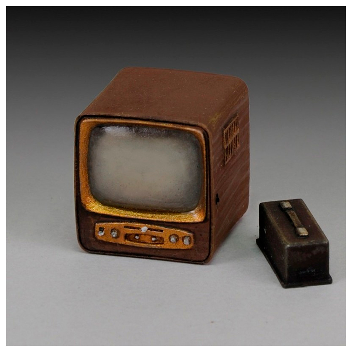 ak-interactive-tv-1930-50-kit-modellismo-scala-1-35 image 1