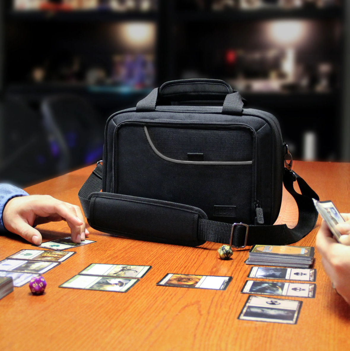 magic-the-gathering-mtg-deck-travel-bag-borsa-porta-mazzi-con-tracolla image 2