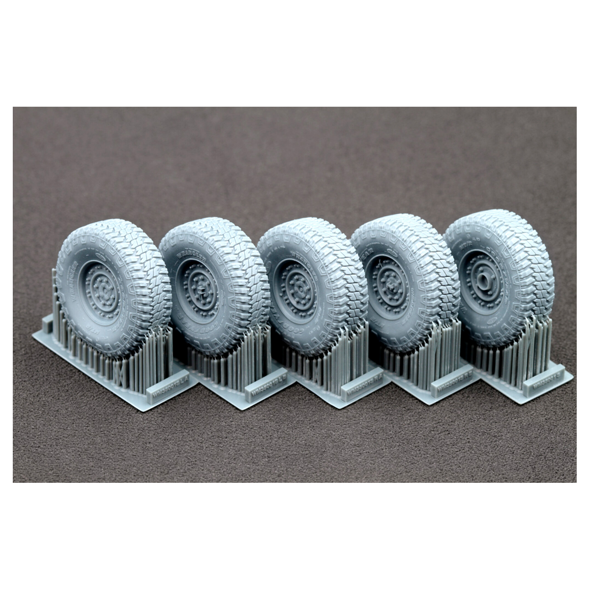 ak-interactive-hmmwv-mt-r-24-bolt-weighted-1-35-set-ruote-zavorrate image 2