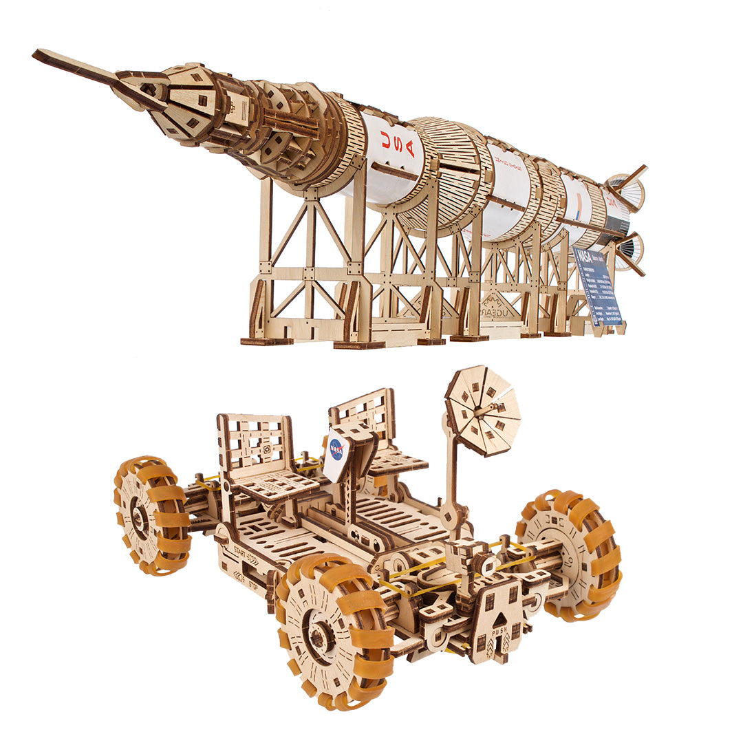 ugears-space-2-in-1-set-razzo-nasa-saturn-v-lunar-rover-in-legno image 1