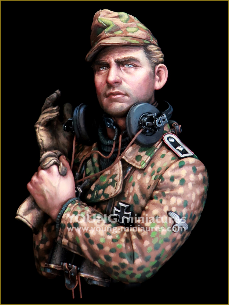ak-interactive-ss-panzer-officer-wwii-figura-1-10 image 3