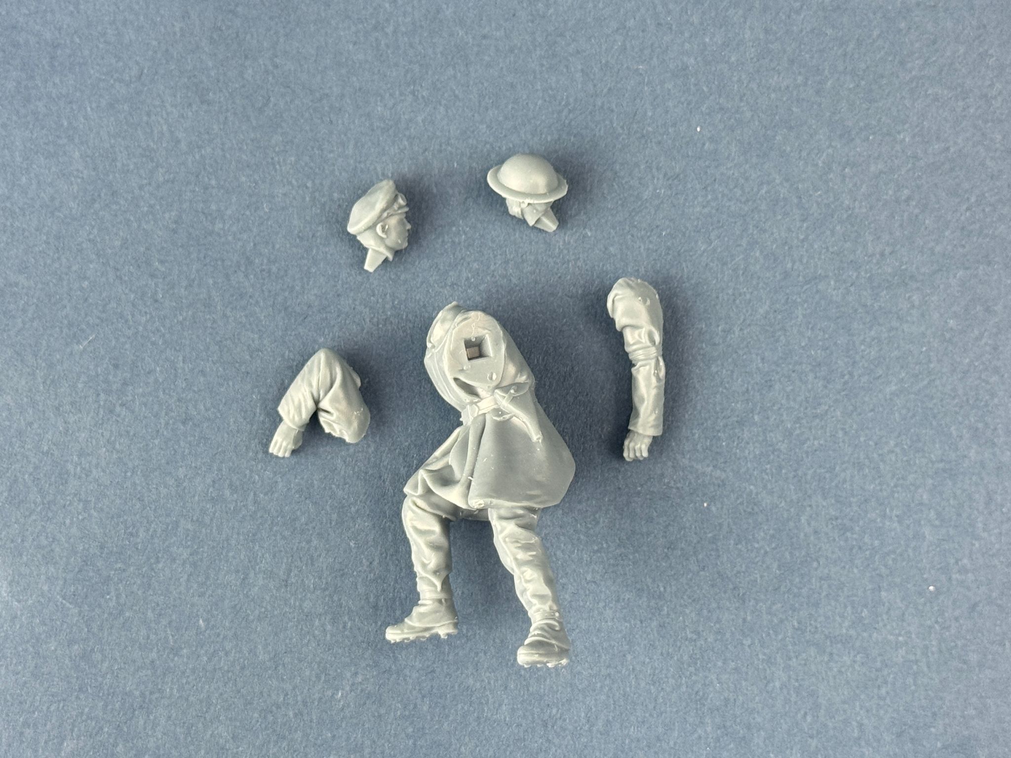 ak-interactive-british-dispatch-rider-on-a-short-break-1-32-kit-figura-da-modell image 3