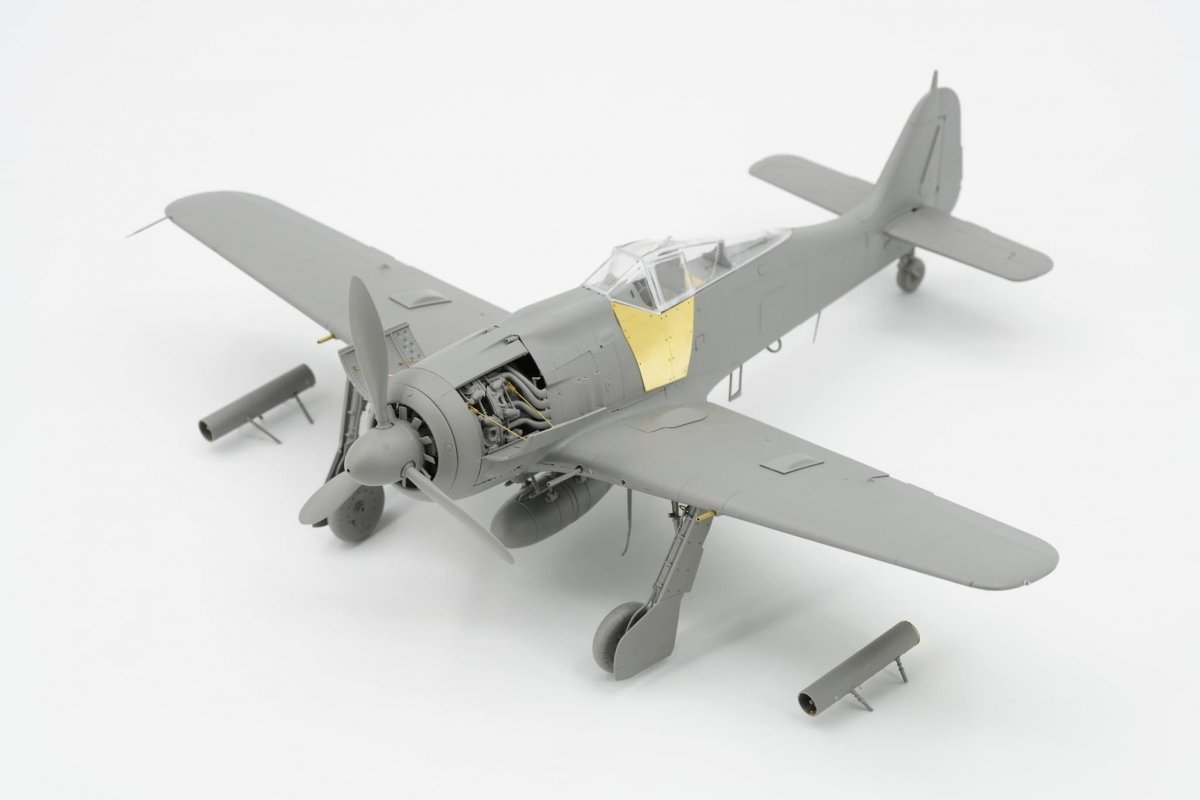 ak-interactive-1-35-focke-wulf-fw-190a-8-r2-6-7-8 image 2