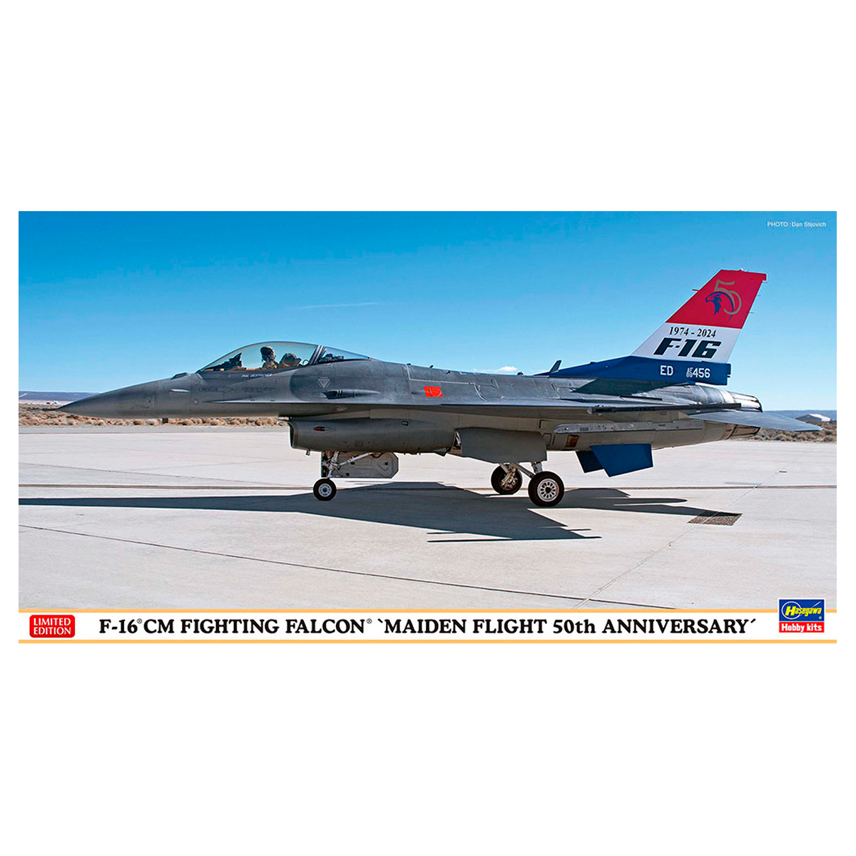 ak-interactive-1-48-f-16cm-fighting-falcon-maiden-flight-limited-edition image 1
