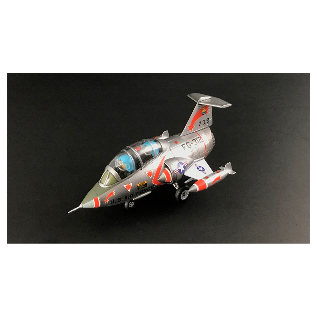 ak-interactive-1-egg-usaf-f-104-tf-104-compact-series image 2