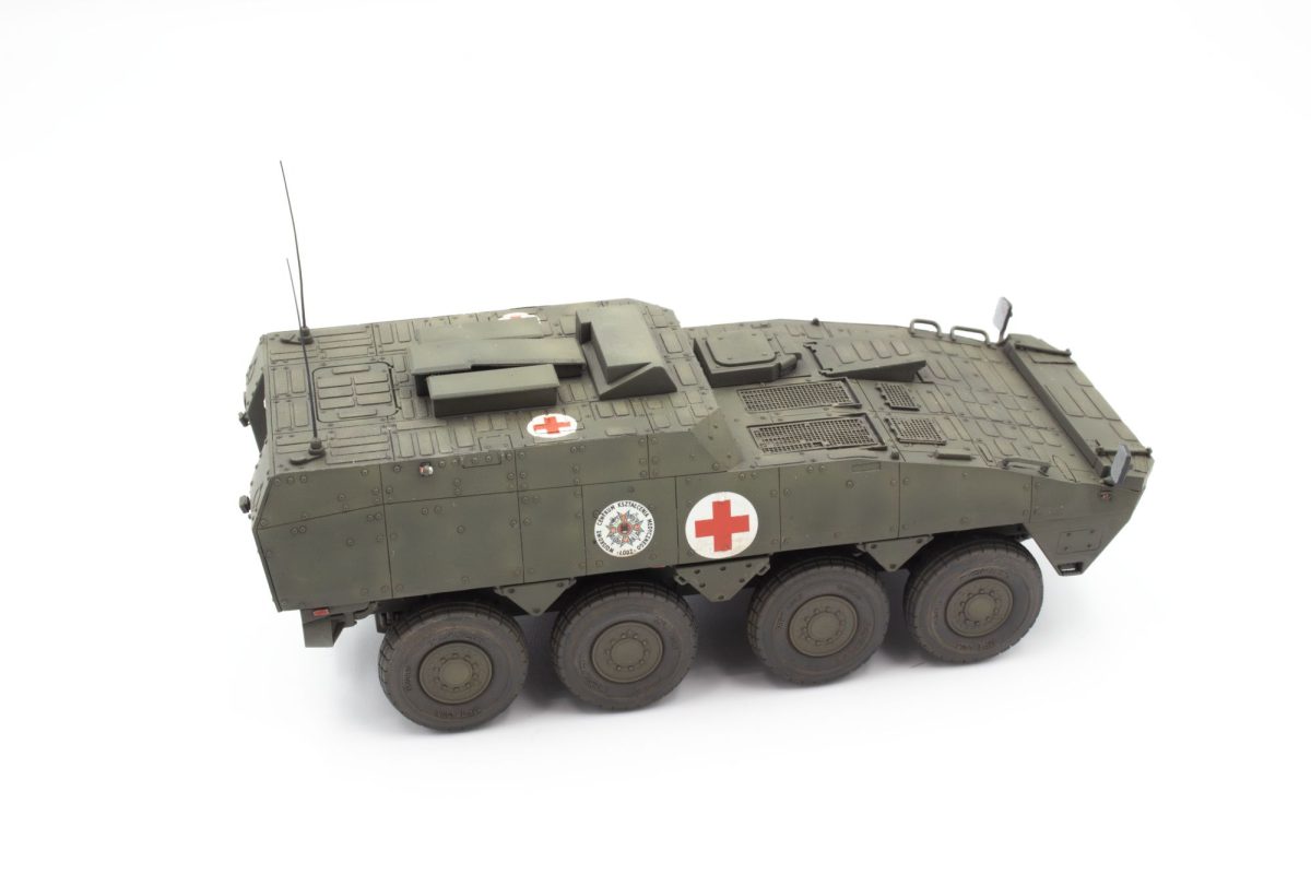 ak-interactive-1-72-bedford-mwd-general-service-closed-cab-late-production-kit-m image 7