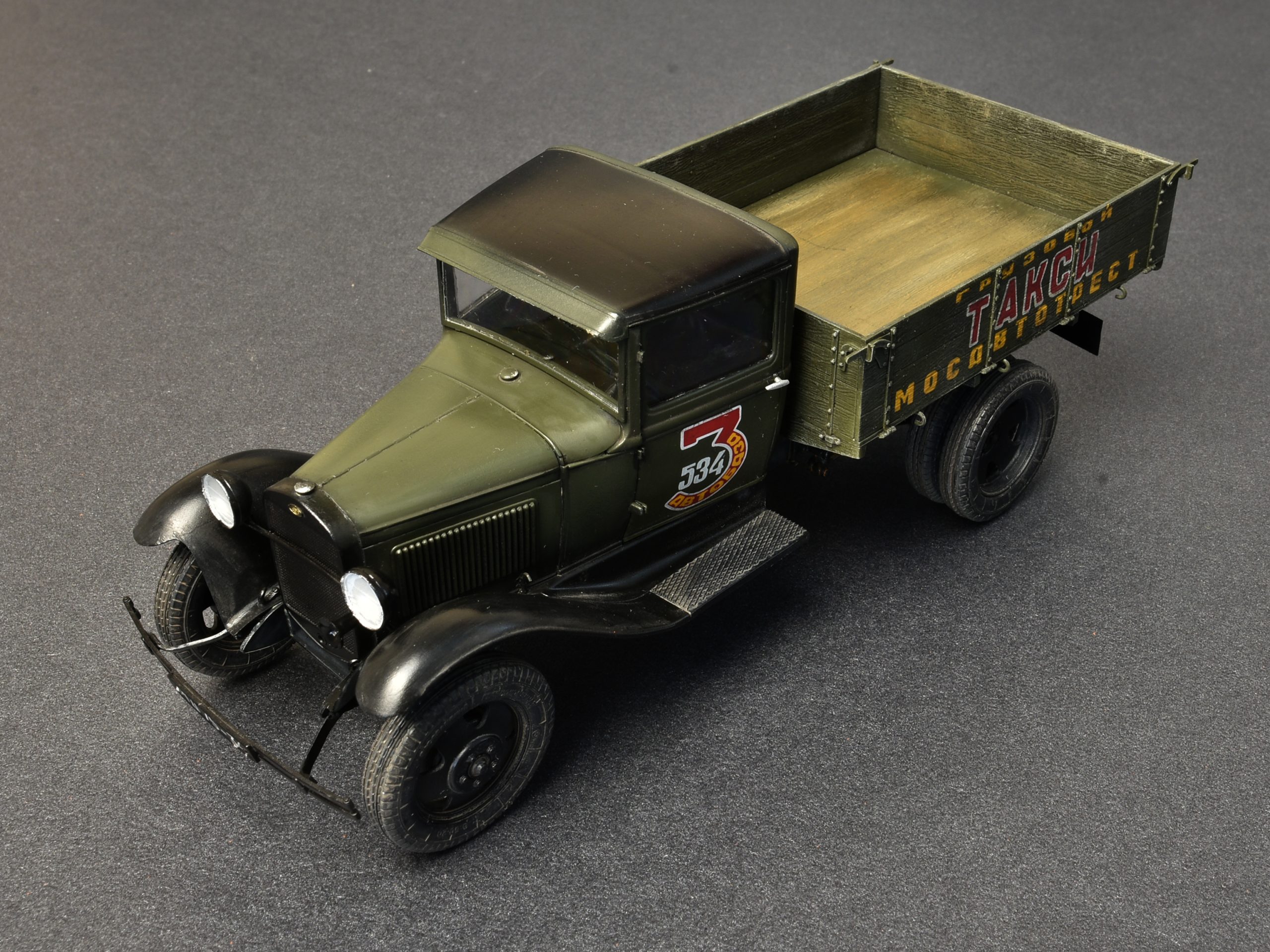 ak-interactive-1-35-soviet-1-5-ton-truck-aa-type-polutorka-kit-camion-militare-d image 5